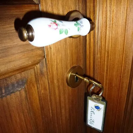 לינה וארוחת בוקר La Casa Di Ely
